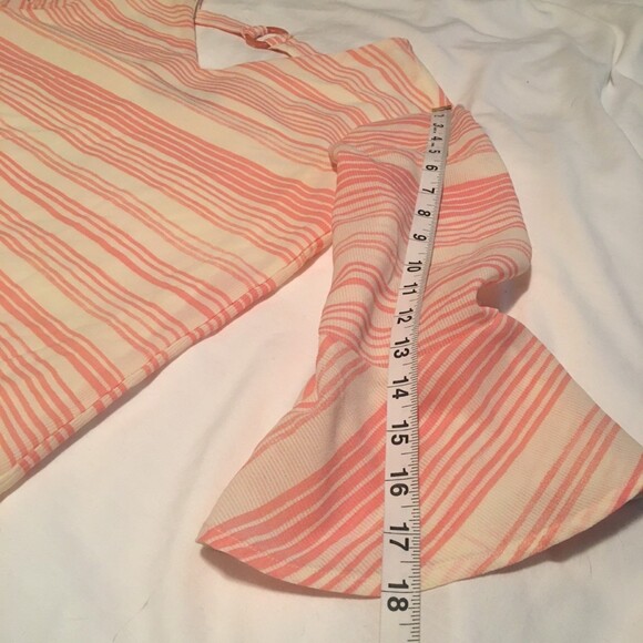 New directions top Womens Small pink cream stripe keyhole 3/4 flutter sleeve - Picture 5 of 6